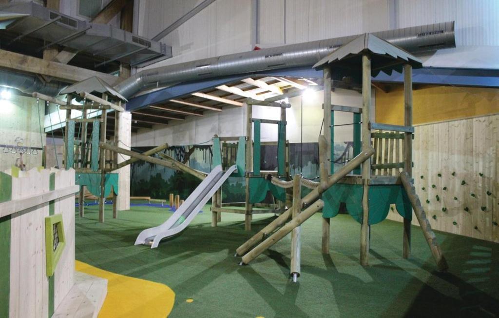 Het Familie Boshuisje - Vakantiewoning Op Prachtig Park Met Veel Faciliteiten Inc Ligbad Gramsbergen Exterior foto